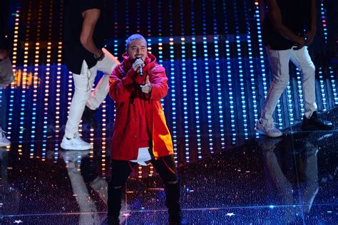 Il Concerto di J Balvin: Una Notte Incoronata da Ritmi Colombiani e Energia Esplosiva!