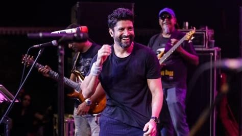 Farhan Akhtar's Echoes of Bollywood Concert: A Night of Glittering Performances and Unexpected Twists!