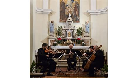 Il Concerto di Quim Barreiros: Una Sinfonia di Emozioni e Ritmi Scorrevoli!