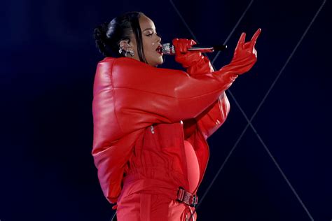 Il trionfo di Rihanna al Super Bowl LVII: una performance iconica che ha incendiato il mondo